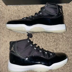 Jordan 11 jubilee ( off pair)